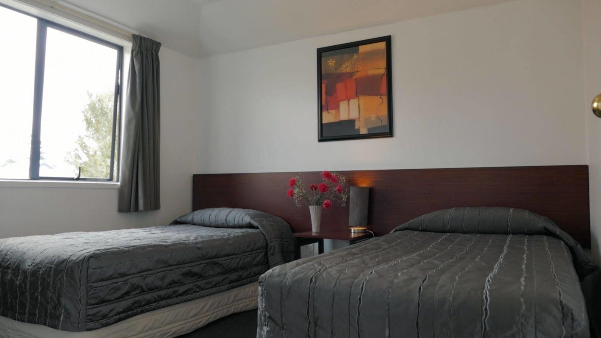 Sherborne Motor Lodge Крайстчёрч Экстерьер фото